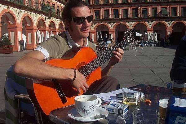 Unyi Róbert, flamenco gitáros